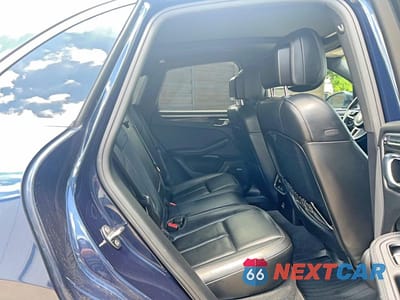 Zdjęcie 6 z 12 samochodu: 2018 PORSCHE MACAN S VIN:WP1AB2A5XJLB34419 - miniatura