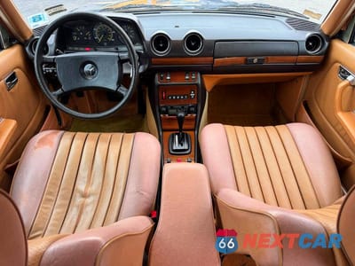 Zdjęcie 9 z 10 samochodu: 1984 MERCEDES-BENZ 300 DT VIN:WDBAB33A9EA038539 - miniatura