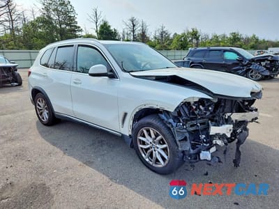 Czwarte zdjęcie samochodu z boku: 2021 BMW X5 XDRIVE40I VIN:5UXCR6C0XM9G08340 - miniatura