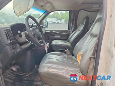 Zdjęcie 7 z 13 samochodu: 2003 CHEVROLET EXPRESS 1500 DELIVERY VAN VIN:1GCFG15X831176777 - miniatura
