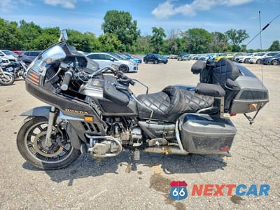 Trzecie zdjęcie samochodu z tyłu: 1983 HONDA GL1100 A VIN:1HFSC0220DA318463 - miniatura