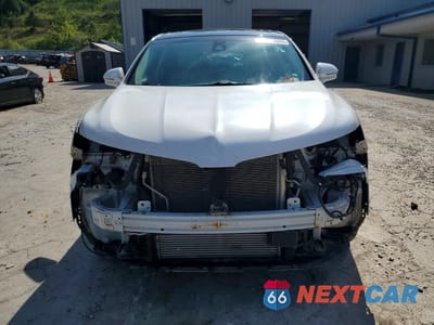 Piąte zdjęcie samochodu w środku: 2016 LINCOLN MKX RESERVE VIN:2LMTJ8LPXGBL49712 - miniatura