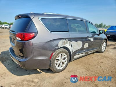 Trzecie zdjęcie samochodu z tyłu: 2018 CHRYSLER PACIFICA TOURING L PLUS VIN:2C4RC1EG7JR157882 - miniatura
