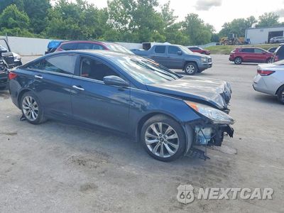Czwarte zdjęcie samochodu z boku: 2012 HYUNDAI SONATA SE 2.0T VIN:5NPEC4AB2CH439504 - miniatura