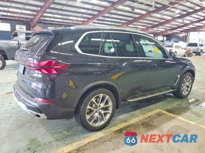 Czwarte zdjęcie samochodu z boku: 2026 BMW X5 XDRIVE40I VIN:5UX23EU06T9110184 - miniatura