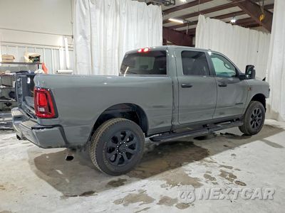 Trzecie zdjęcie samochodu z tyłu: 2026 RAM 3500 BIG HORN VIN:3C63R3DL5TG215597 - miniatura