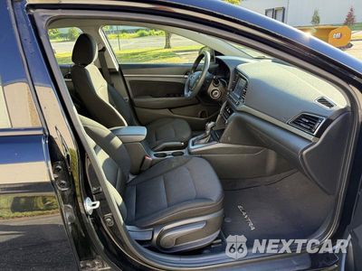 Piąte zdjęcie samochodu w środku: 2018 HYUNDAI ELANTRA SEL VIN:5NPD84LF7JH286306 - miniatura