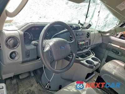 Zdjęcie 8 z 13 samochodu: 2019 FORD E350 BUCKET TRUCK VIN:1FDWE3FS9KDC72754 - miniatura