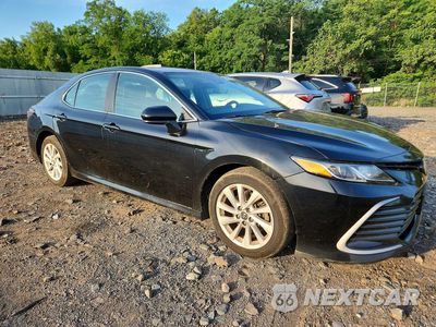 Czwarte zdjęcie samochodu z boku: 2021 TOYOTA CAMRY LE VIN:4T1C11AK0MU468014 - miniatura