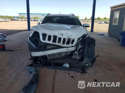 Piąte zdjęcie samochodu w środku: 2019 JEEP CHEROKEE LATITUDE PLUS VIN:1C4PJLLB4KD220005 - miniatura