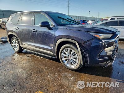 Czwarte zdjęcie samochodu z boku: 2026 TOYOTA GRAND HIGHLANDER PLATINUM VIN:5TDAAAB53TS108677 - miniatura