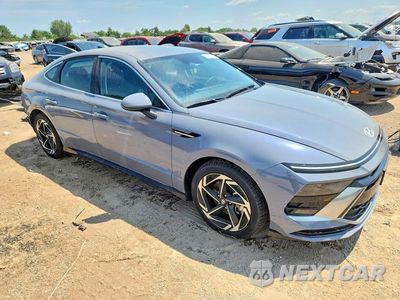 Czwarte zdjęcie samochodu z boku: 2026 HYUNDAI SONATA SEL SPORT VIN:KMHL64JA6TA550775 - miniatura