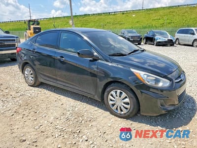 Czwarte zdjęcie samochodu z boku: 2017 HYUNDAI ACCENT SE VIN:KMHCT4AE8HU352345 - miniatura