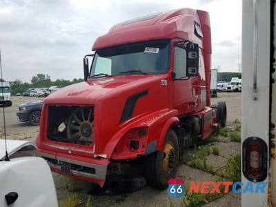 2006 VOLVO VNL SEMI TRUCK 4V4NC9GHX6N397570 - główne zdjęcie licytacji z USA - miniatura