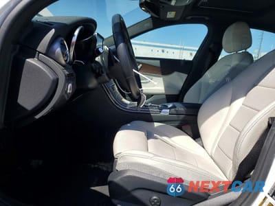 Zdjęcie 7 z 12 samochodu: 2018 MERCEDES-BENZ C 300 VIN:55SWF4JB8JU274869 - miniatura