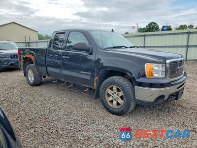 Czwarte zdjęcie samochodu z boku: 2011 GMC SIERRA K1500 SLE VIN:1GTR2VE37BZ400489 - miniatura
