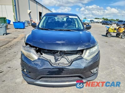 Piąte zdjęcie samochodu w środku: 2016 NISSAN ROGUE S VIN:KNMAT2MV4GP624642 - miniatura
