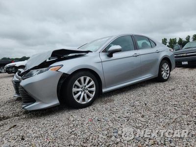 2020 TOYOTA CAMRY LE 4T1C11AK0LU872963 - główne zdjęcie licytacji z USA - miniatura