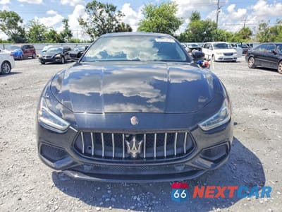 Piąte zdjęcie samochodu w środku: 2019 MASERATI GHIBLI S VIN:ZAM57YTS3K1315932 - miniatura