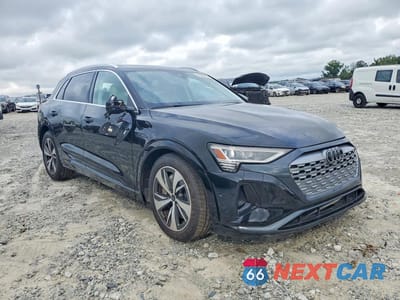 Czwarte zdjęcie samochodu z boku: 2024 AUDI Q8 E-TRON PREMIUM PLUS VIN:WA15AAGE1RB006041 - miniatura