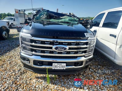 Piąte zdjęcie samochodu w środku: 2025 FORD F350 SUPER DUTY VIN:1FT8W3BT3SED45099 - miniatura