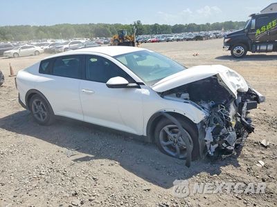 Czwarte zdjęcie samochodu z boku: 2026 KIA K4 LXS VIN:3KPFT4DE3TE280085 - miniatura