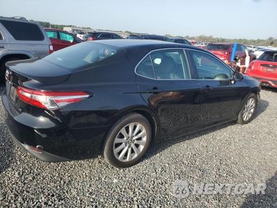 Trzecie zdjęcie samochodu z tyłu: 2018 TOYOTA CAMRY LE VIN:4T1B11HK8JU106784 - miniatura