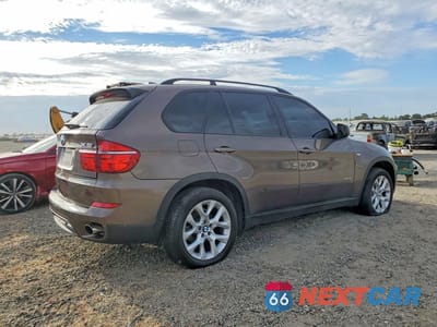 Trzecie zdjęcie samochodu z tyłu: 2013 BMW X5 XDRIVE35I VIN:5UXZV4C55D0B17314 - miniatura