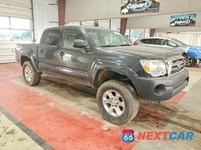 Czwarte zdjęcie samochodu z boku: 2010 TOYOTA TACOMA DOUBLE CAB VIN:3TMLU4EN7AM049076 - miniatura