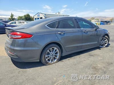Trzecie zdjęcie samochodu z tyłu: 2019 FORD FUSION TITANIUM VIN:3FA6P0SU1KR252015 - miniatura