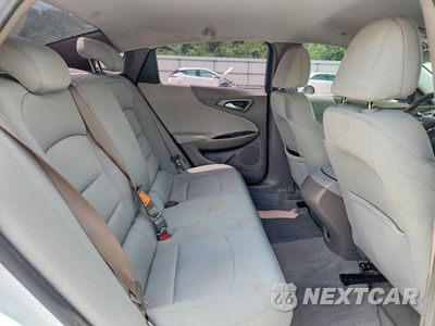 Zdjęcie 10 z 13 samochodu: 2020 CHEVROLET MALIBU LS VIN:1G1ZB5ST4LF151035 - miniatura