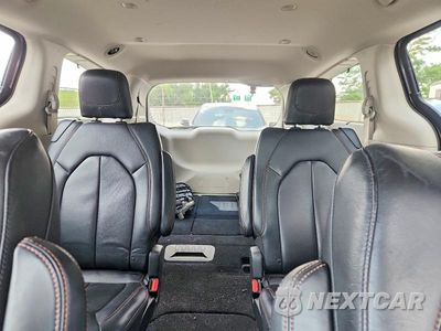 Zdjęcie 10 z 13 samochodu: 2018 CHRYSLER PACIFICA TOURING L VIN:2C4RC1BG2JR152030 - miniatura