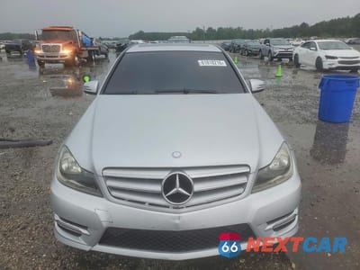 Piąte zdjęcie samochodu w środku: 2013 MERCEDES-BENZ C 300 4MATIC VIN:WDDGF8AB2DR256563 - miniatura