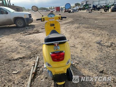 Czwarte zdjęcie samochodu z boku: 2008 VESPA LX 50 VIN:ZAPC386B885007903 - miniatura