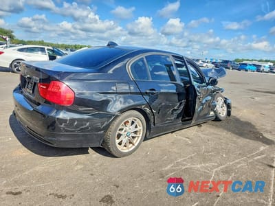 Trzecie zdjęcie samochodu z tyłu: 2010 BMW 328 I VIN:WBAPH7G58ANM51812 - miniatura