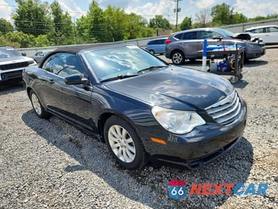 Czwarte zdjęcie samochodu z boku: 2010 CHRYSLER SEBRING TOURING VIN:1C3BC5ED0AN137991 - miniatura