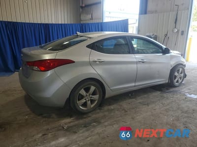 Trzecie zdjęcie samochodu z tyłu: 2013 HYUNDAI ELANTRA GLS VIN:5NPDH4AE1DH426011 - miniatura