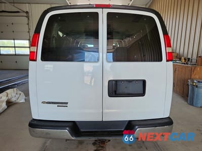 Zdjęcie 6 z 14 samochodu: 2008 CHEVROLET EXPRESS G3500 VIN:1GAHG39K081173682 - miniatura