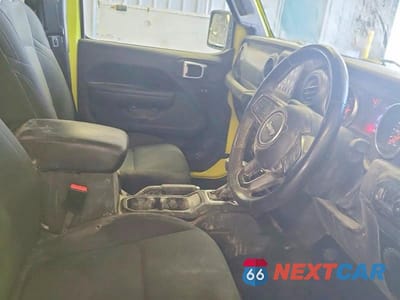 Piąte zdjęcie samochodu w środku: 2023 JEEP WRANGLER SPORT VIN:1C4HJXKN3PW611892 - miniatura