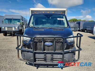 Piąte zdjęcie samochodu w środku: 2020 FORD TRANSIT 250 BOX TRUCK VIN:1FDBR7Z86LKA66315 - miniatura