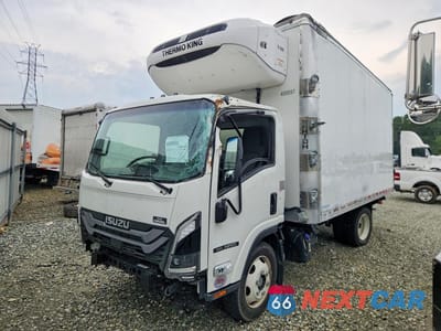 2025 ISUZU NRR REFRIGERATED BOX TRUCK JALE5W165S7P05060 - główne zdjęcie licytacji z USA - miniatura
