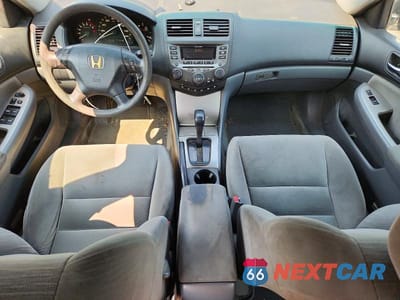 Zdjęcie 8 z 13 samochodu: 2006 HONDA ACCORD EX VIN:1HGCM56776A154650 - miniatura