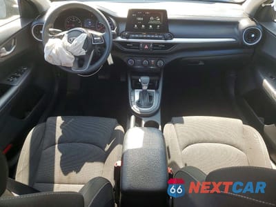 Zdjęcie 8 z 13 samochodu: 2021 KIA FORTE LXS VIN:3KPF24AD4ME333229 - miniatura