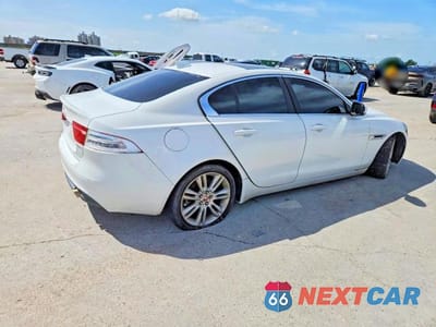 Trzecie zdjęcie samochodu z tyłu: 2019 JAGUAR XE PREMIUM VIN:SAJAD4FX2KCP48966 - miniatura