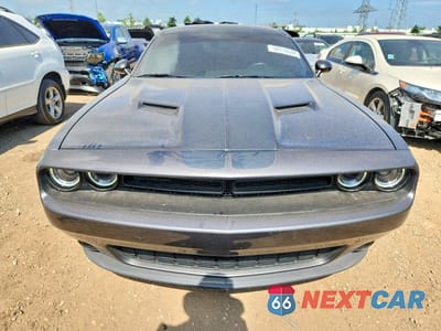 Piąte zdjęcie samochodu w środku: 2023 DODGE CHALLENGER SXT VIN:2C3CDZAG1PH571024 - miniatura