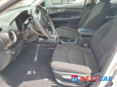 Zdjęcie 7 z 12 samochodu: 2019 KIA FORTE LXS VIN:3KPF24AD9KE128499 - miniatura