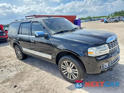 Czwarte zdjęcie samochodu z boku: 2008 LINCOLN NAVIGATOR VIN:5LMFU27568LJ07617 - miniatura