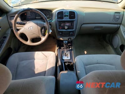 Zdjęcie 8 z 12 samochodu: 2005 HYUNDAI SONATA GL VIN:KMHWF25S55A163223 - miniatura