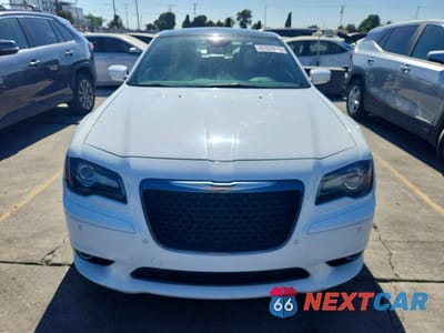 Piąte zdjęcie samochodu w środku: 2014 CHRYSLER 300 SRT-8 6.4L VIN:2C3CCAFJ7EH257870 - miniatura