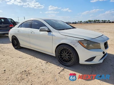 Czwarte zdjęcie samochodu z boku: 2016 MERCEDES-BENZ CLA 250 VIN:WDDSJ4EB3GN339054 - miniatura
